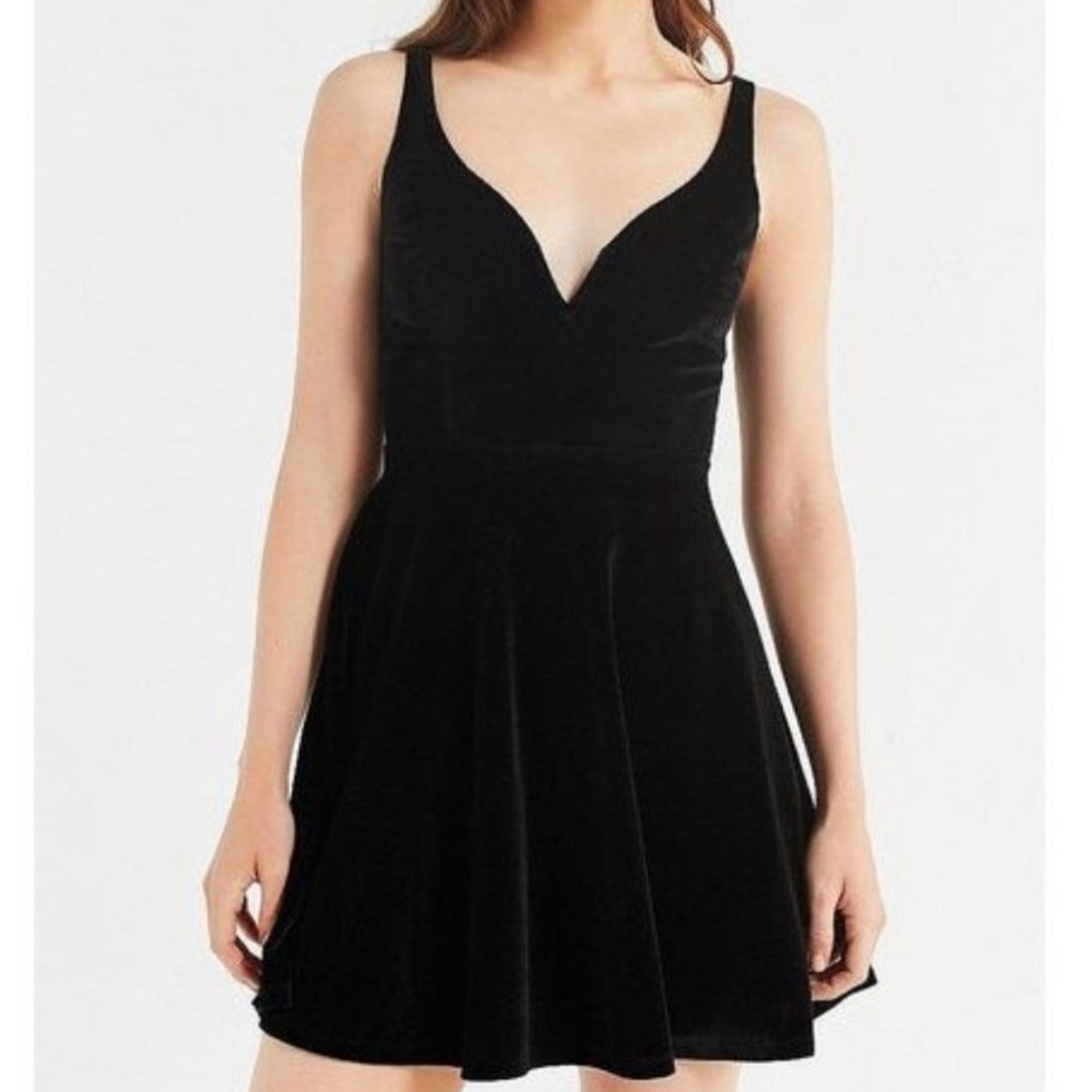Kimchi Blue Sweetheart of the ocean velvet black dress